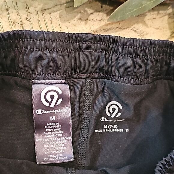 Girls Black champion shorts size M - Picture 4 of 6